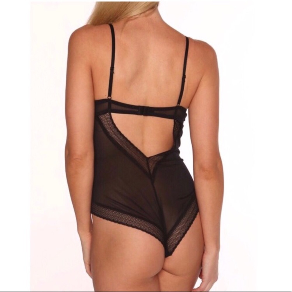 ⚫️SALE⚫️ VIX Bodysuit - Picture 2 of 8